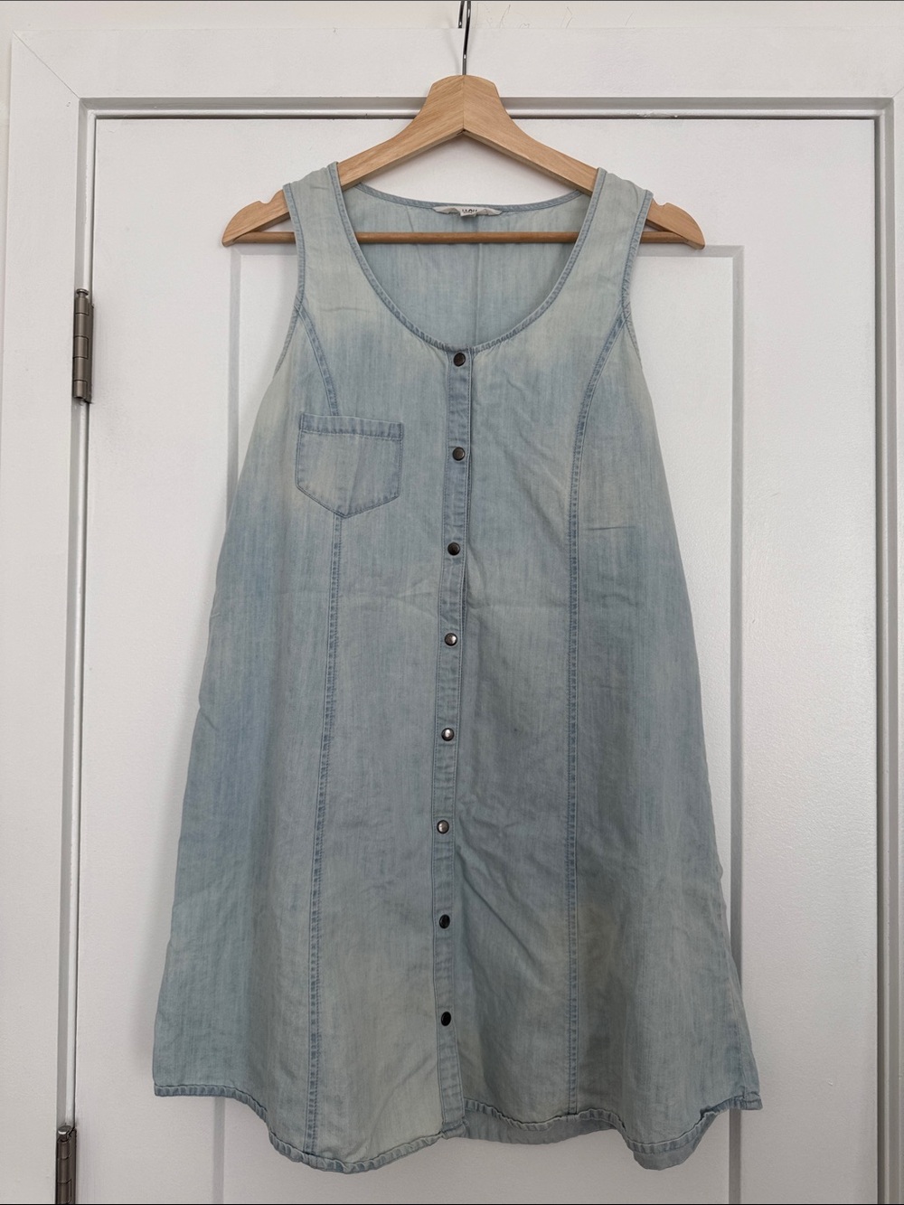 Jack Light Wash Denim Button-Front Women's Dress ✨